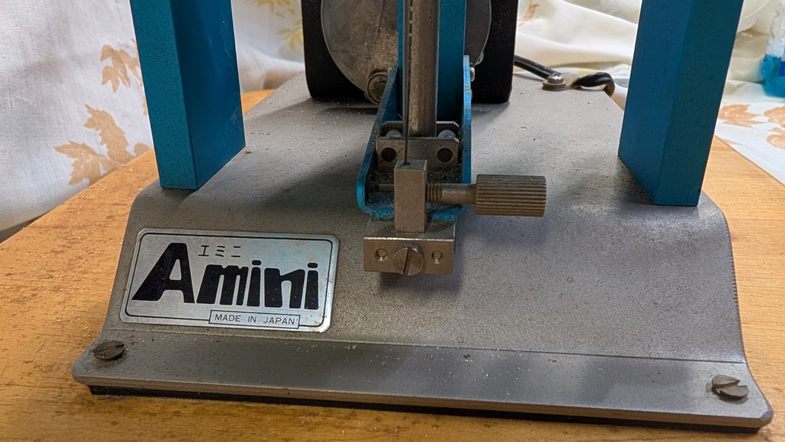 Amini FS-1 Mini Scroll/Thread Saw – Vintage – Works Great