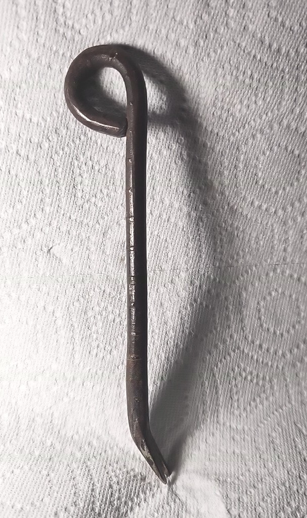 VINTAGE 7.75” HAND WROUGHT IRON NAIL TACK PULLER NAIL WITH MARKINGS