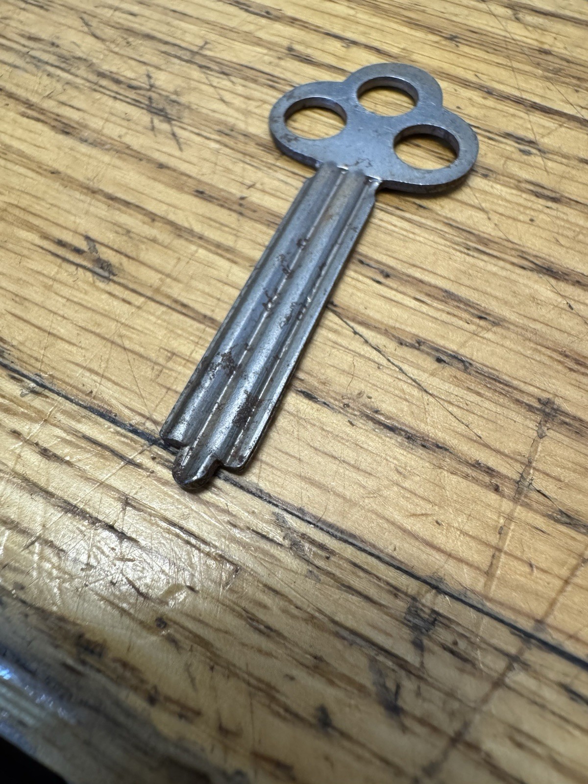 Lot of 33 Vintage Antique Keys Yale Keil Underwood Chicago Brass Skeleton
