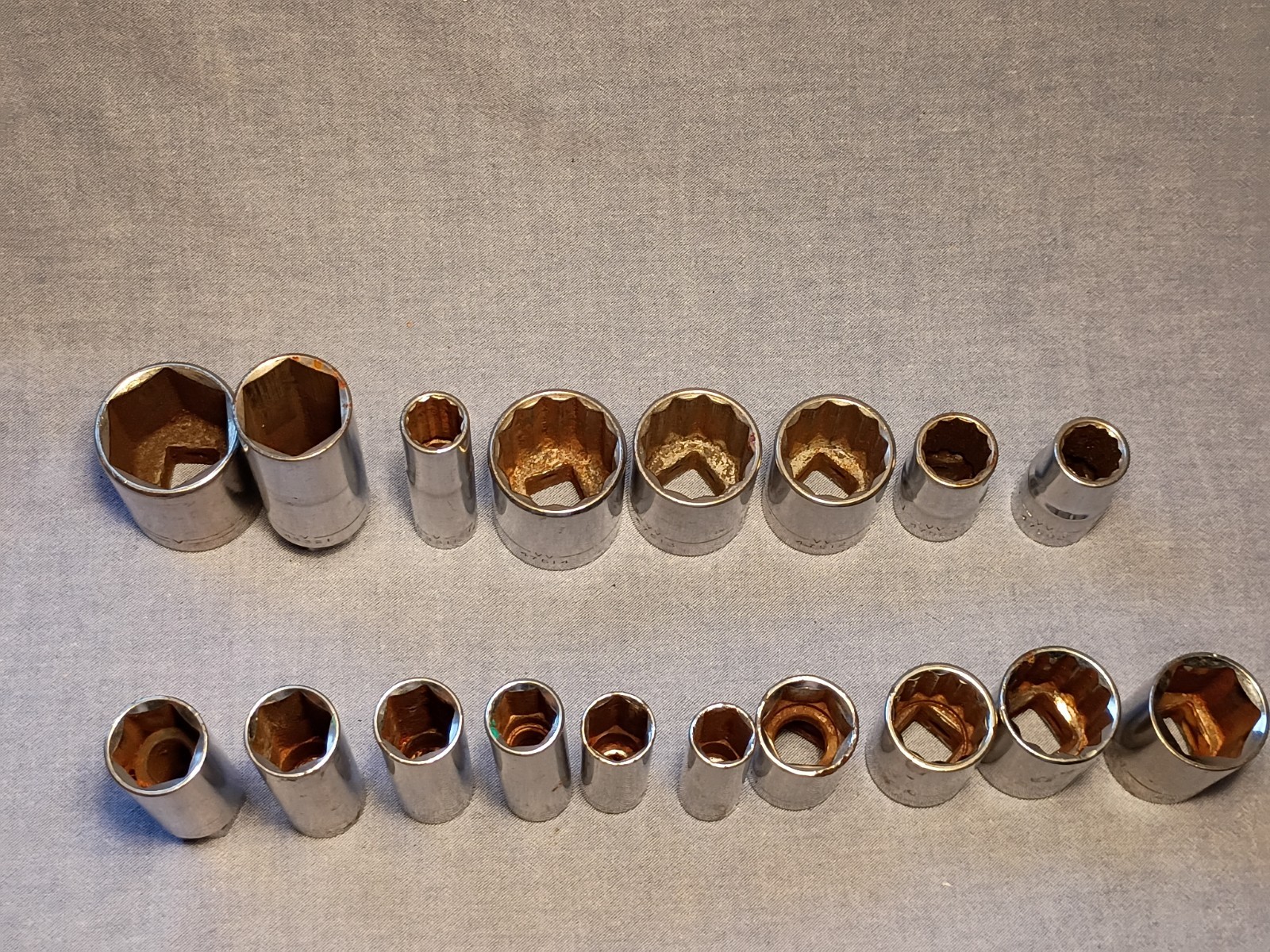 Vintage Craftsman Sockets -18 Assorted Sockets- V, VV & G Series USED
