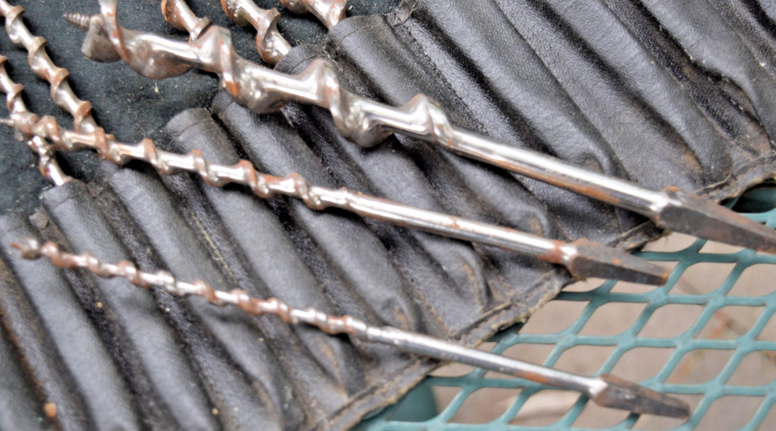 Irwin Set of 12 Auger Drill Bit Square Tapered (preowned) Roll Up Canvas Bag USA