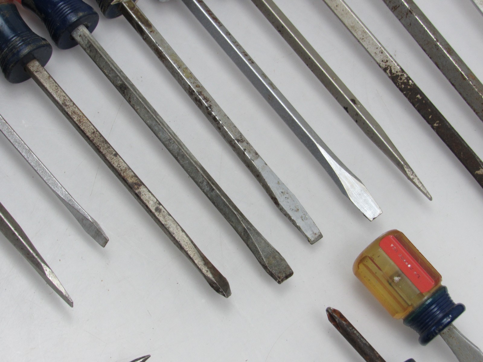 46 Vintage Craftsman Screwdriver Lot Slotted Phillips Torx USA Red Blue Clear