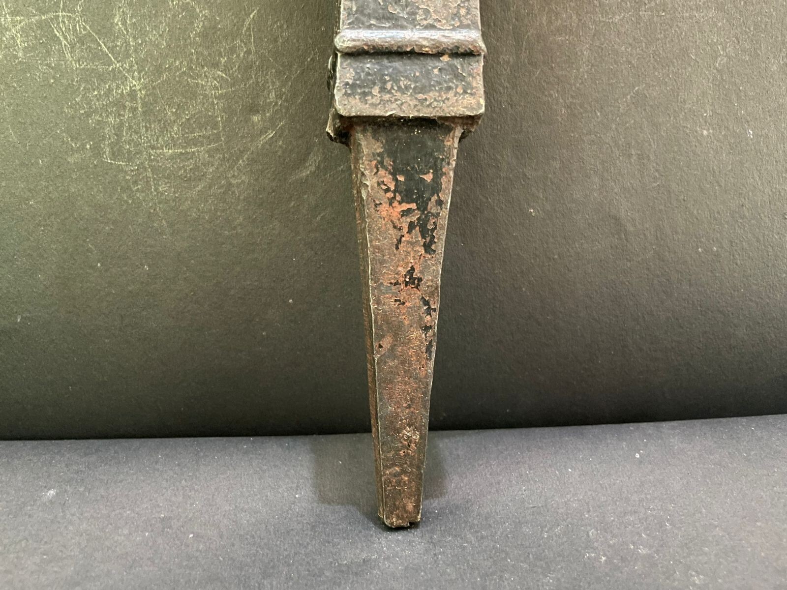 Old 19th” Vintage Hand Carved Stake Blacksmith’s Rustic Iron Horned Anvil