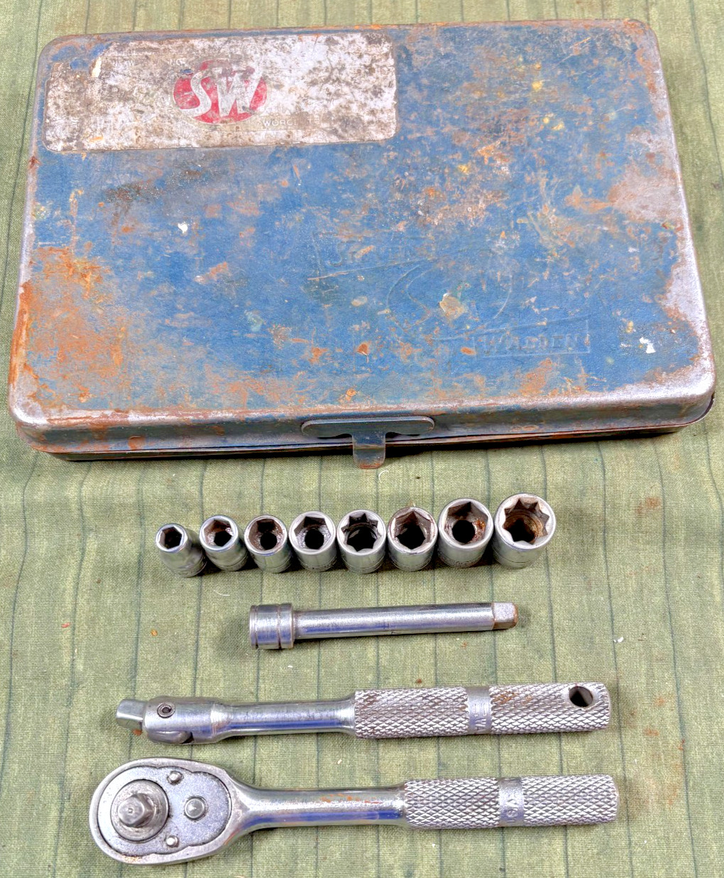 Walden U.S.A. (12) Pc. 1/4″ Drive Socket Set – Ratchet, Breaker Bar & More