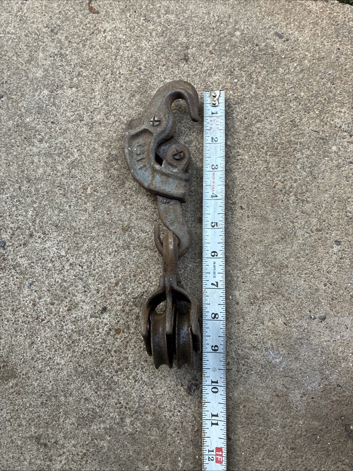 Vintage Barbed Wire Fence Stretcher Clamp X514–T7 double Pulley Cast-Iron
