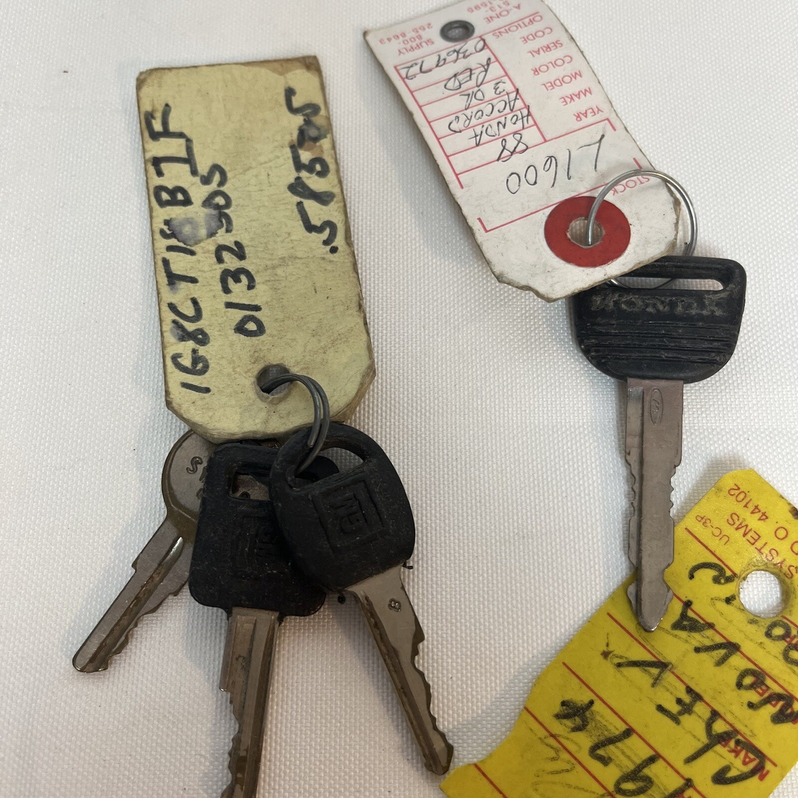 Vintage Set of Mostly Automotive Keys Lot of 9 GM General Motors Honda Chrysler
