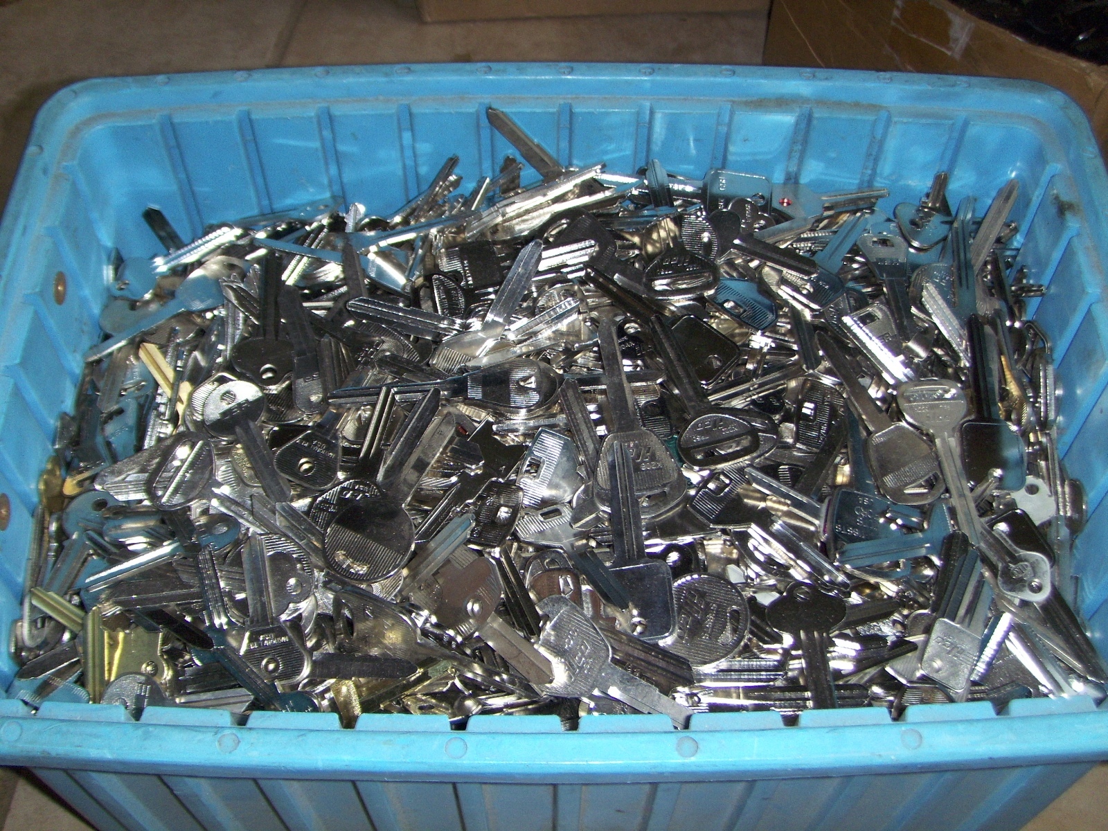 Large Lot of Misc Key Blanks 3+ lbs HOUSE, CAR, etc . UN-CUT Locksmith,Art
