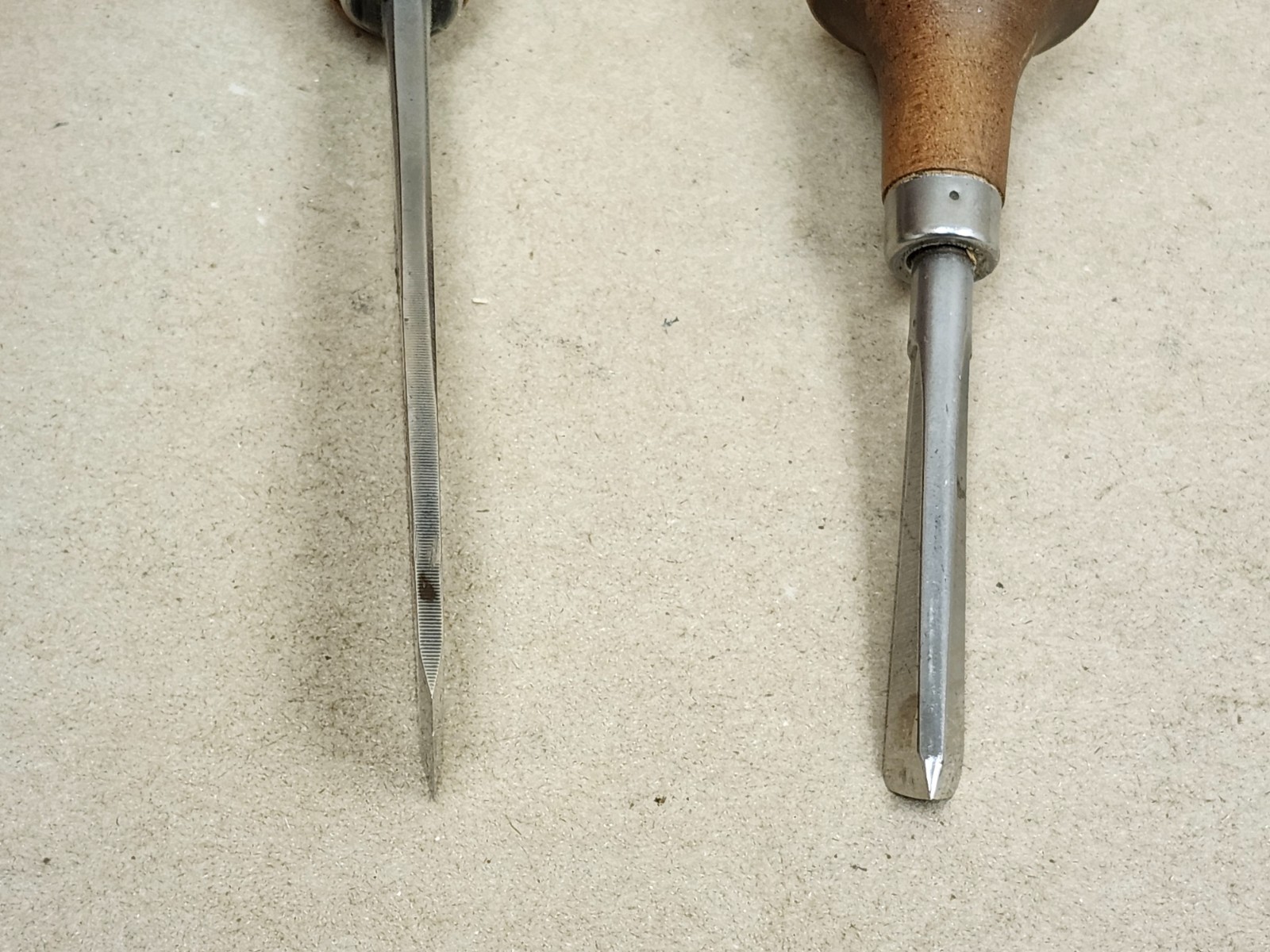 Pfeil Swiss Made # 1 / 25 Straight Carving Chisel and V Gouge