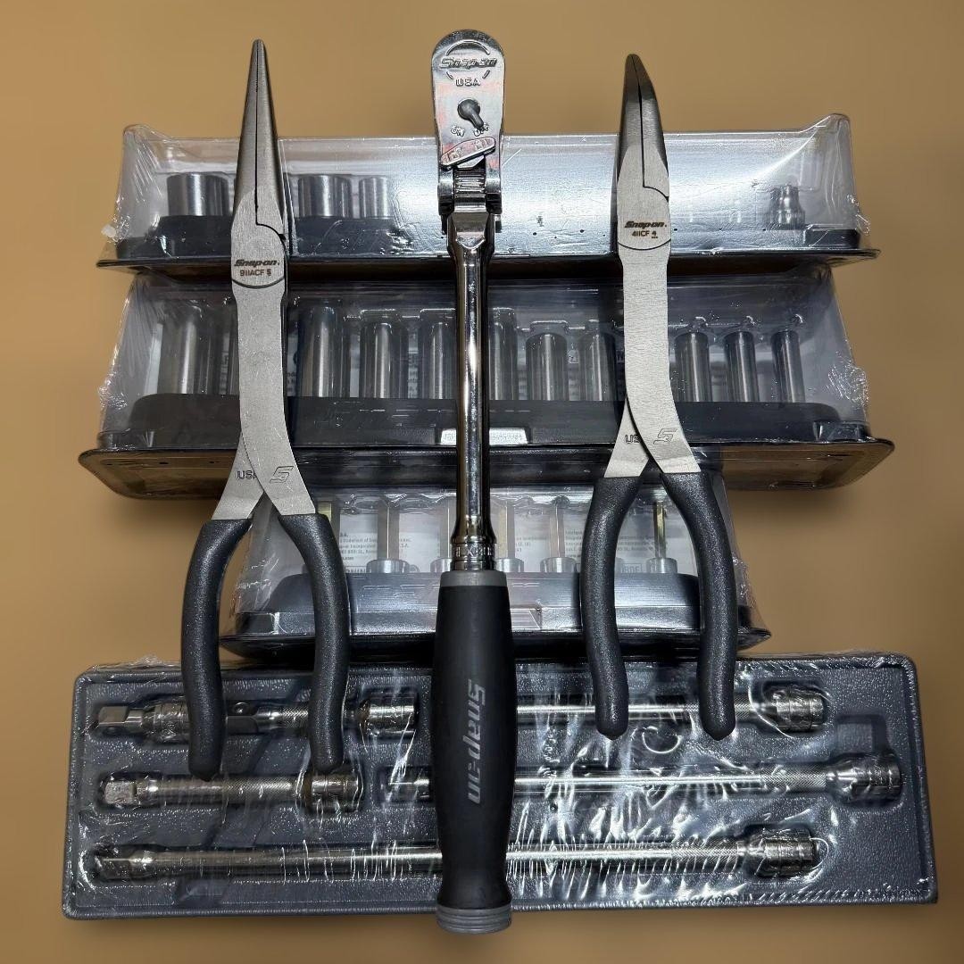 Snap-on Ratchet Socket Hex Set with Long-Nose Pliers Dark Titanium