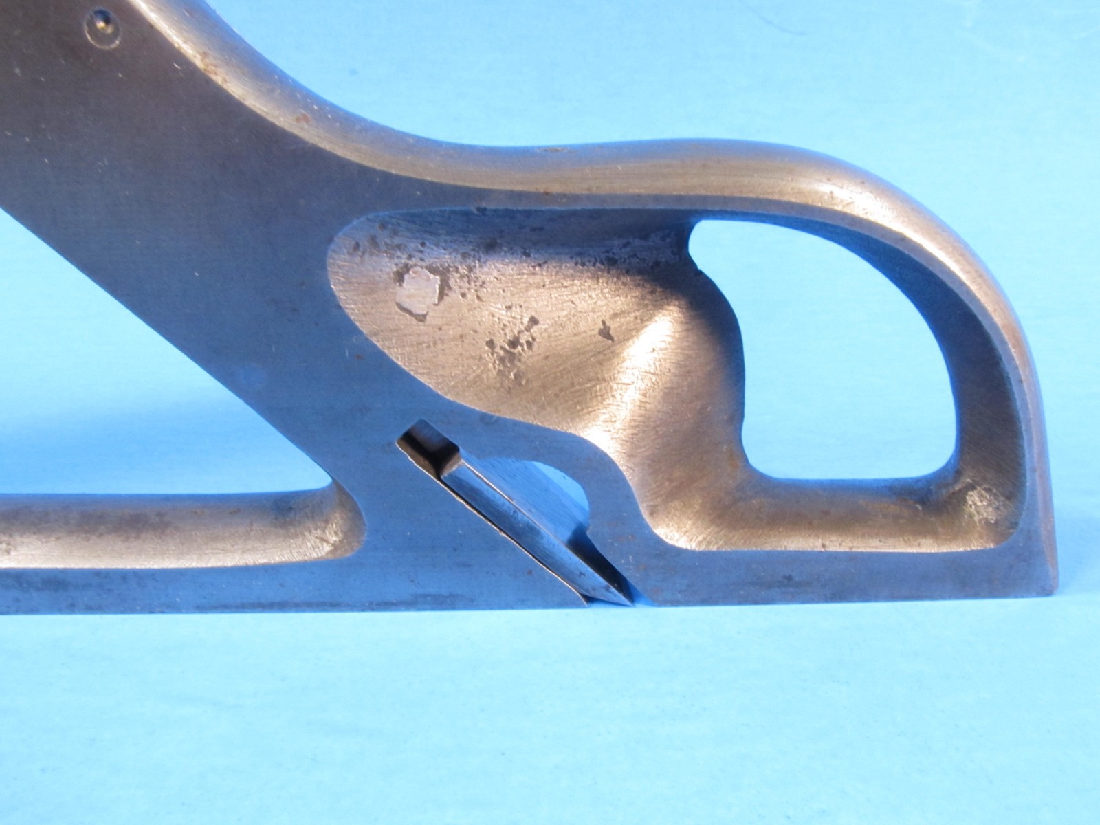 showy & unique 3/4″ handled rabbet plane cast iron w/ wood wedge