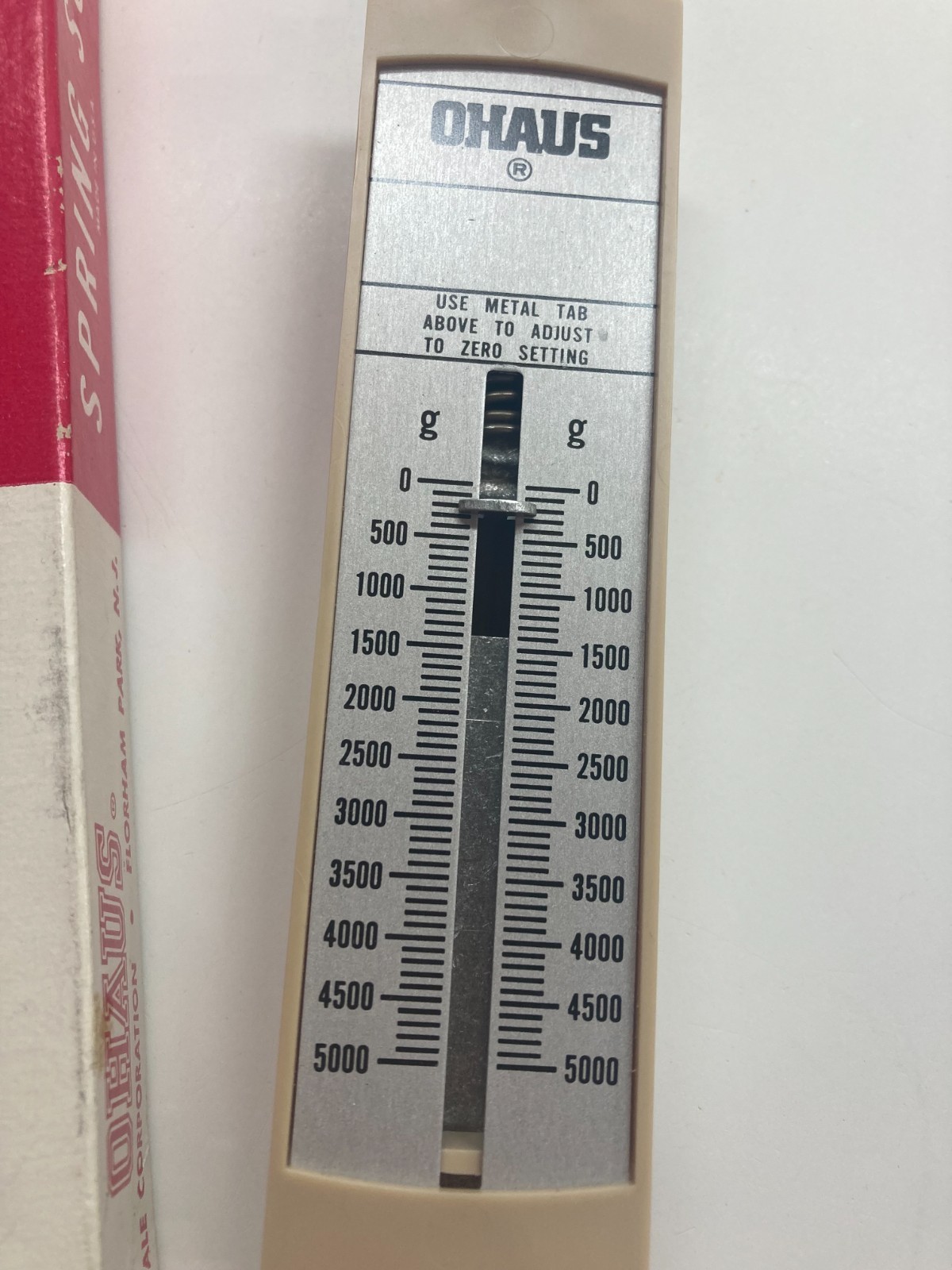 VINTAGE OHAUS SPRING SCALE METRIC GRAMS MADE IN THE USA WITH BOX