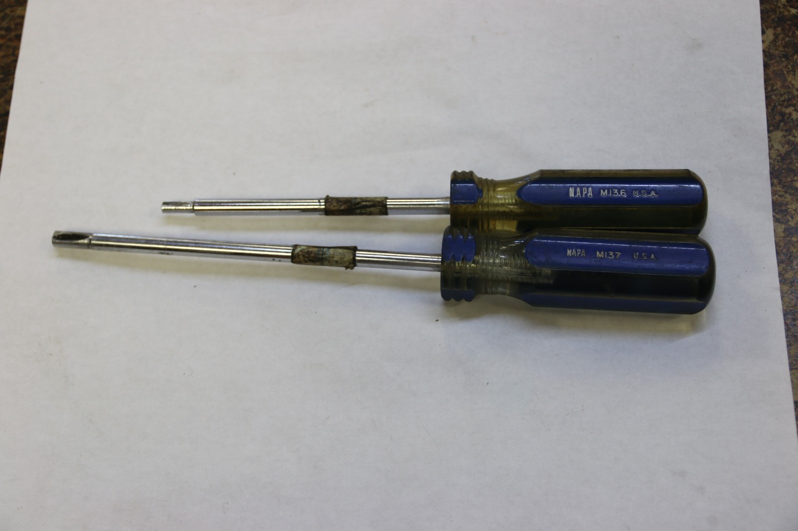 VINTAGE NAPA M136 & M137 CLUTCH HEAD SCREWDRIVER