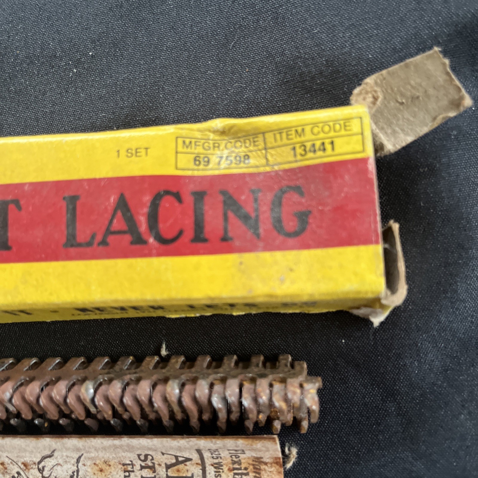 1941 ALLIGATOR Steel Belt Lacing 20E-1 for 12”w 5/32”~3/16″ Thick X2 NOS **READ*