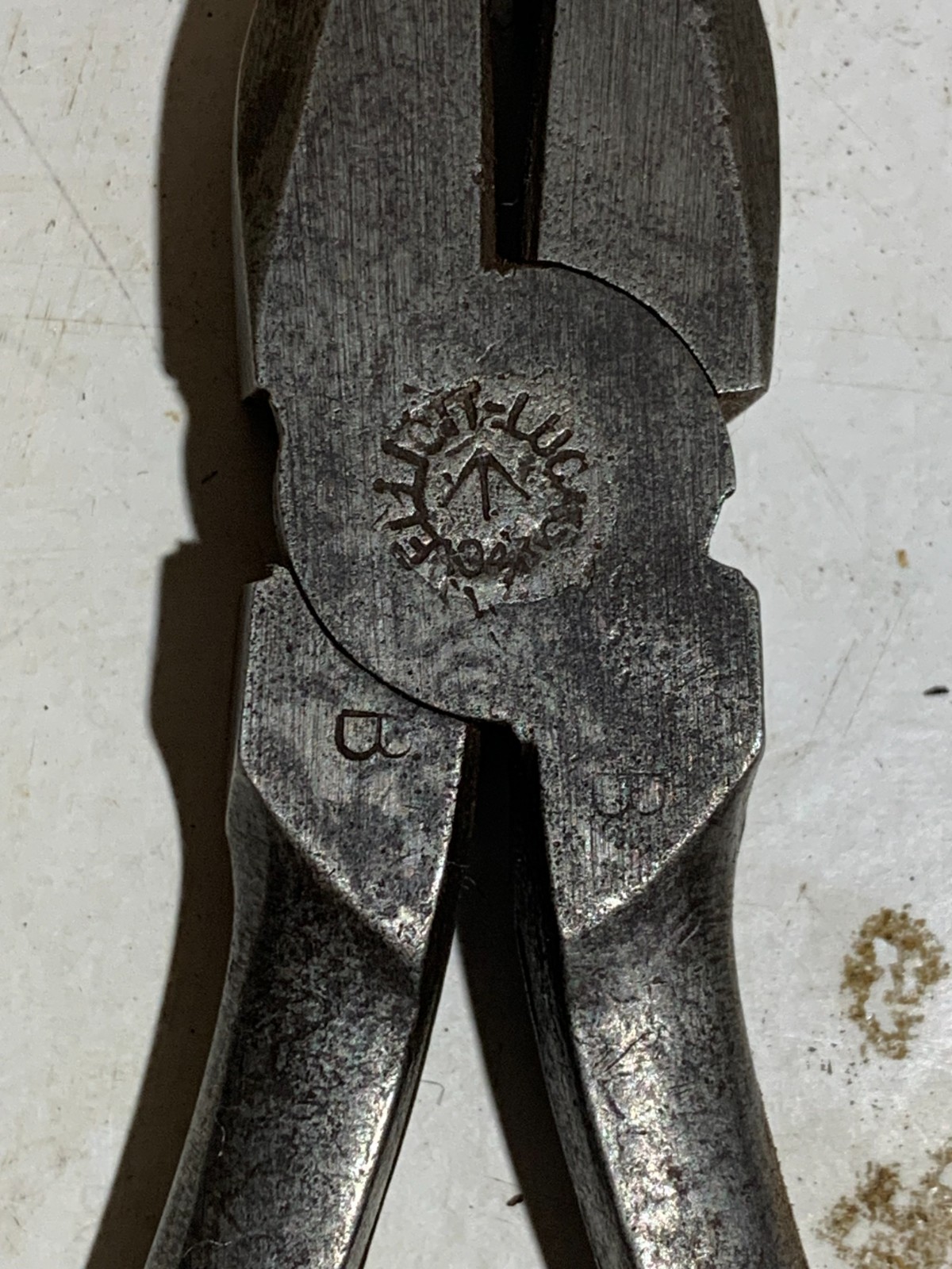 Nice Selection of 8 Pairs of Vintage Pliers: Elliot Lucas, Marples etc.