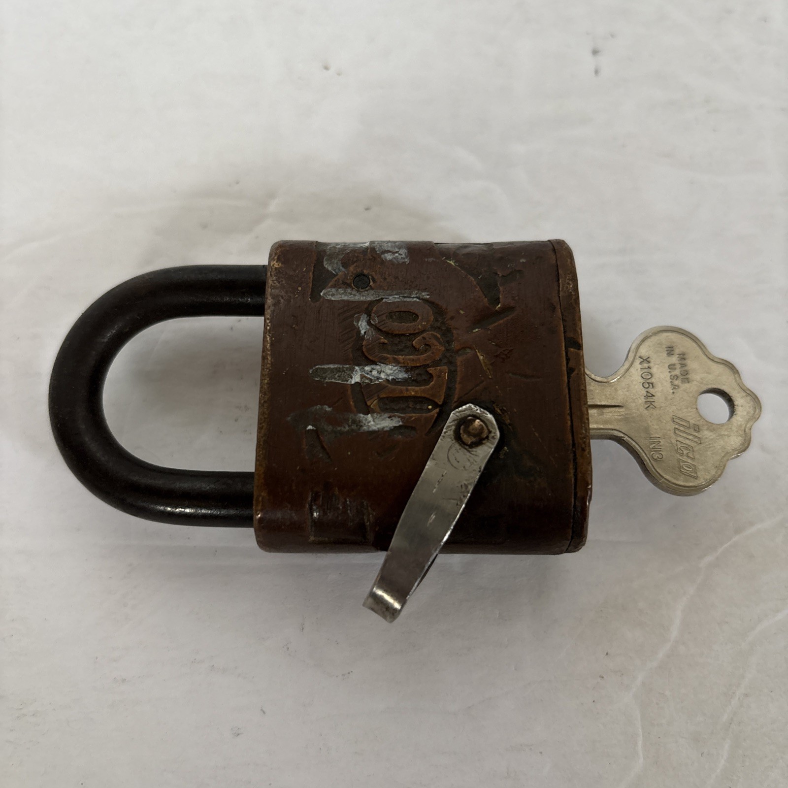 Vintage Brass ILCO Independent Lock Company Brass Padlock W/Key *WORKS*