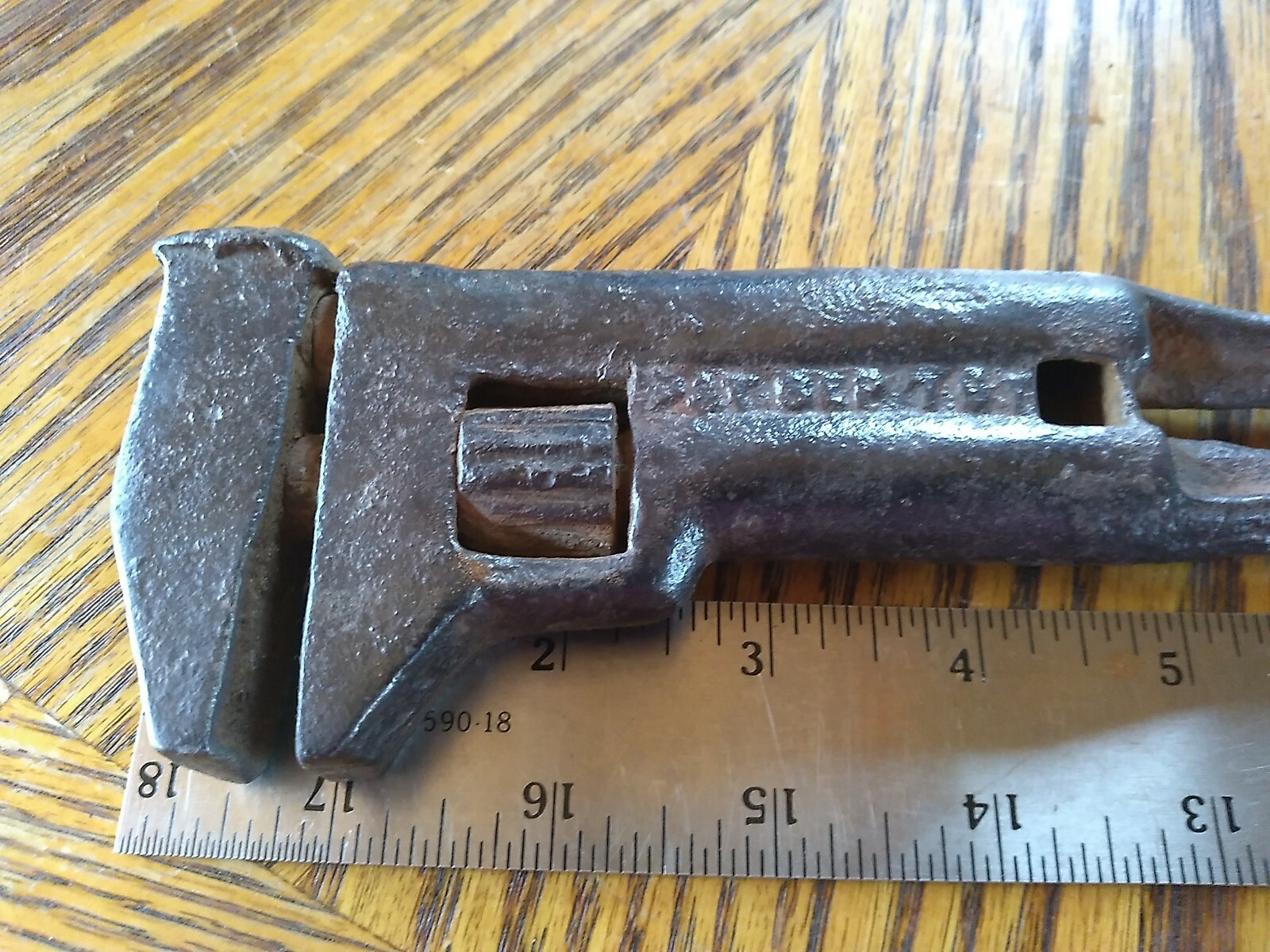 Vintage Wrench Deering 8.5″ Adjustable Wrench Pipe Wrench Farm NOT WORKING