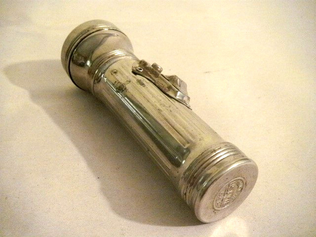 MY DAD’S VINTAGE USALITE FLASHLIGHT 5.25″ WORKS, NO DENTS, GLASS, 3 WAY SWITCH