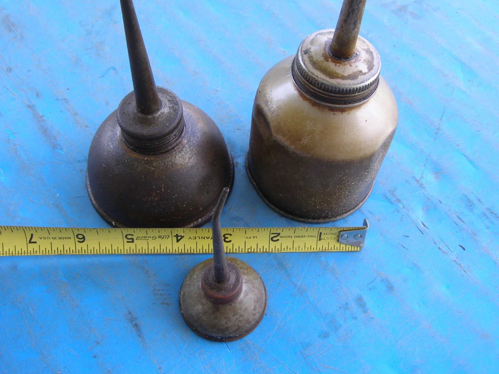 3 Vintage Oil Can Oilers 1 Tiny 1-3/4″ Diameter a 3″ and 3-1/4″ Diameter
