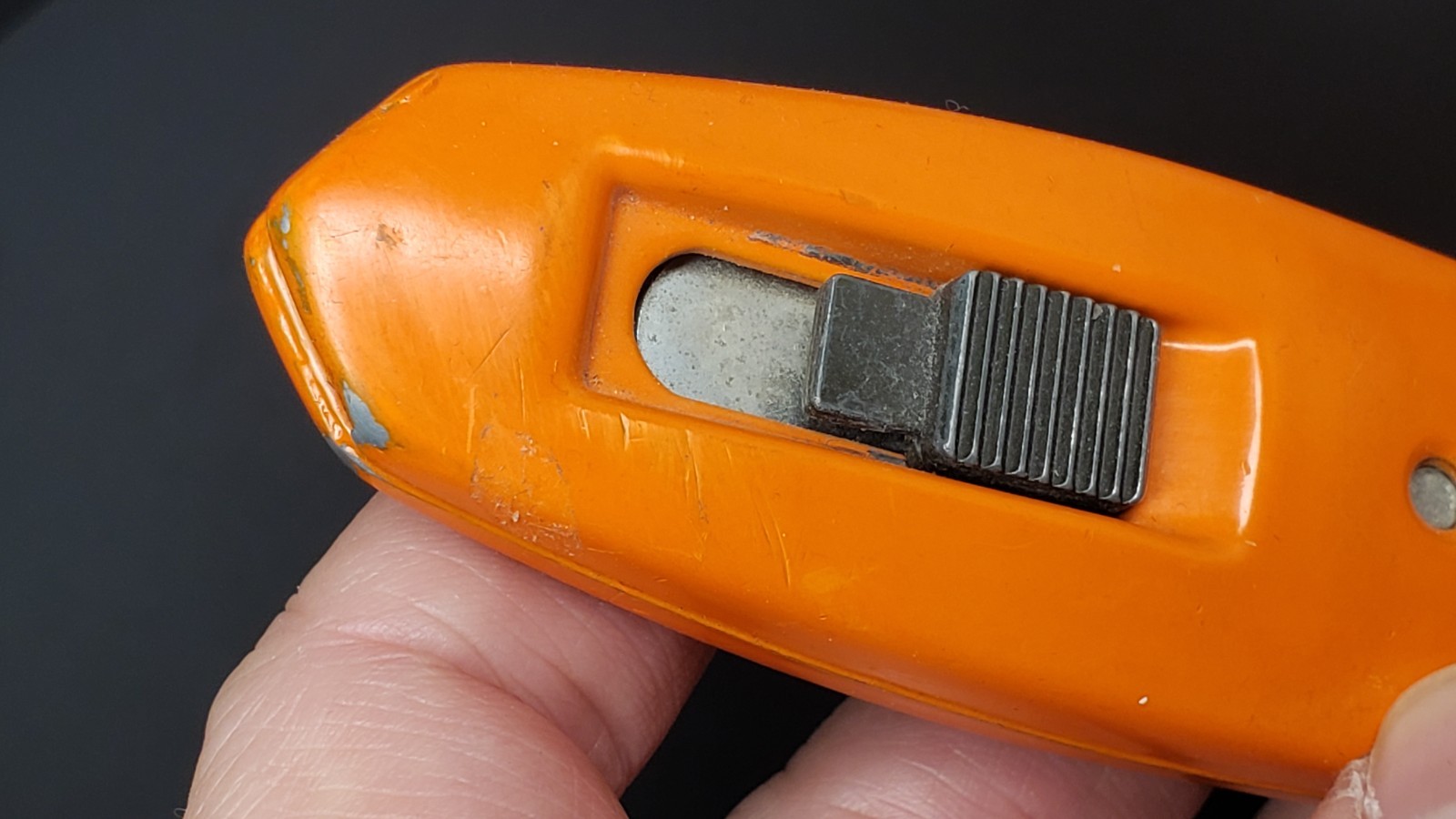 HYDE Orange Spring Assisted Retractable Utility Knife, Box Cutter, 3 Blades