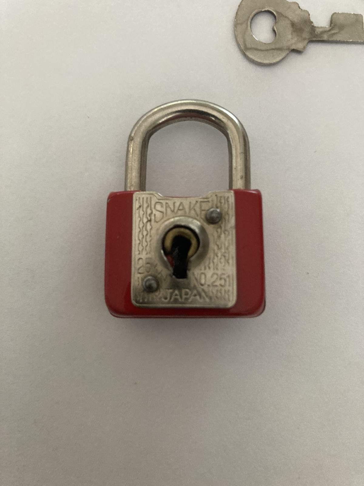 2 Vintage Snake – Made in Japan No 25 Red and Blue Small Padlocks With 2 Keys