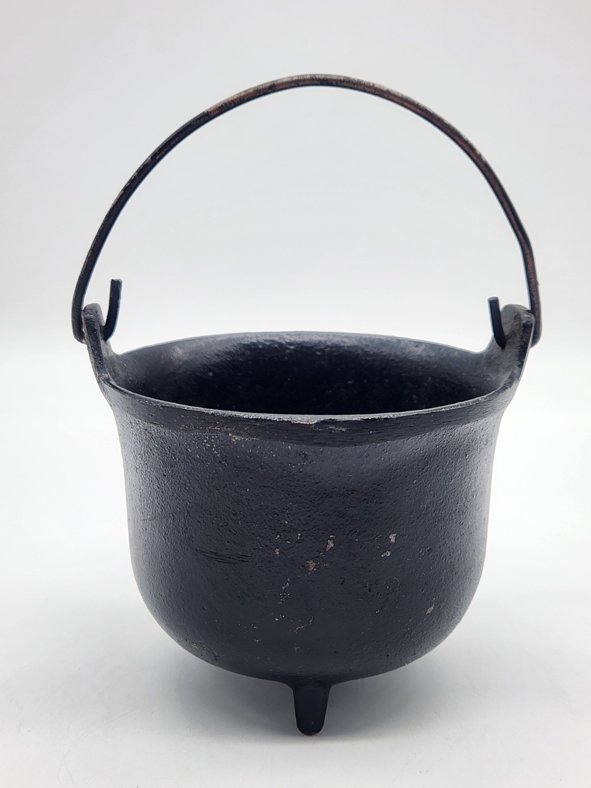 Vintage Decorative Small Cast Iron Cauldron Smelting Pot Stamped 213 3 Legs
