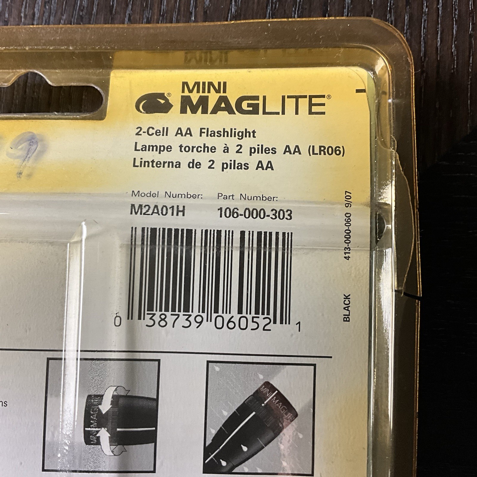 Vintage Mag-Lite MINI Flashlight AA Super-Bright Krypton Lamp NEW OLD STOCK