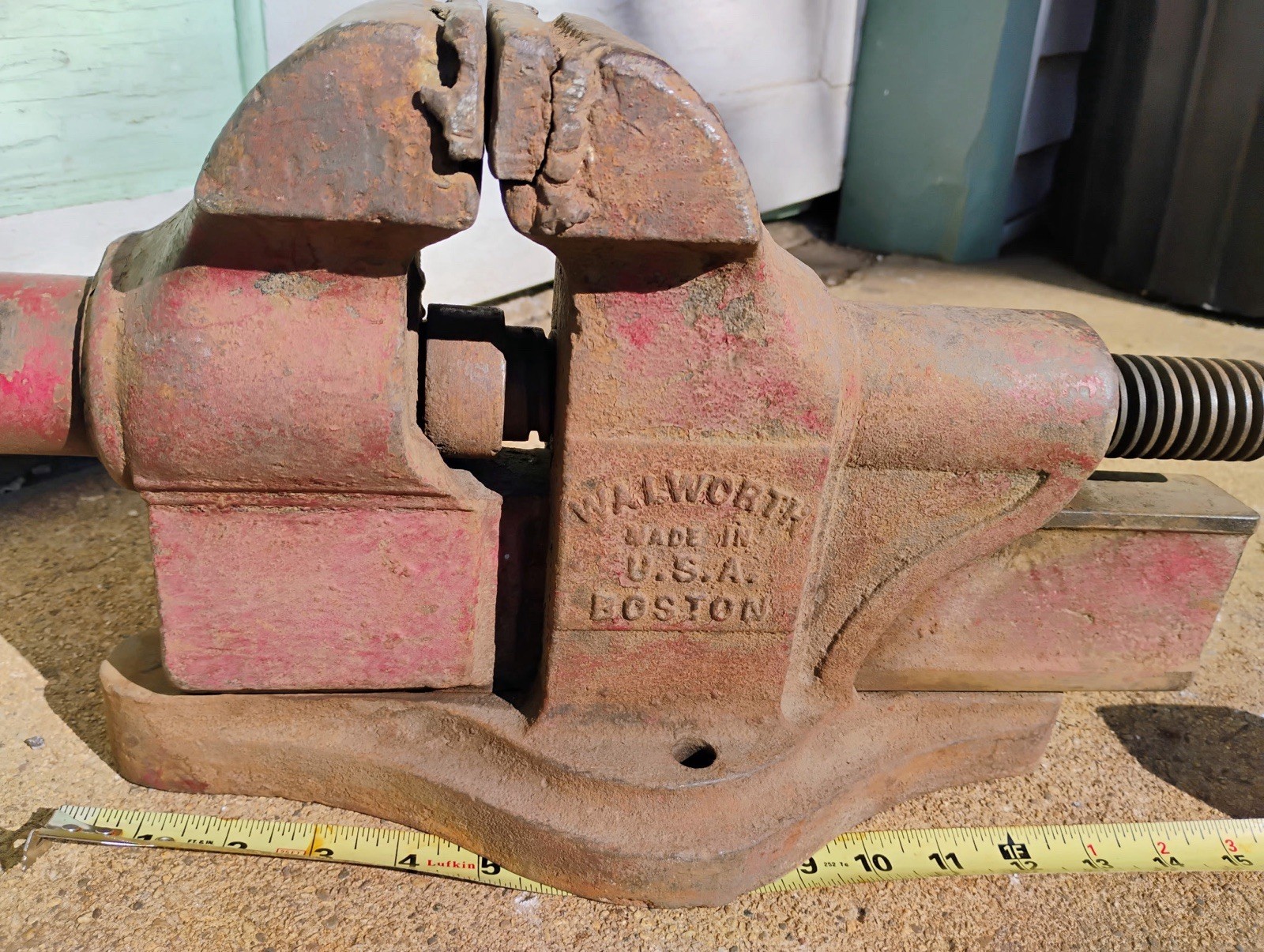 HUGE Vintage WALWORTH BENCH VICE TOOL BOSTON USA Over 35 Lbs