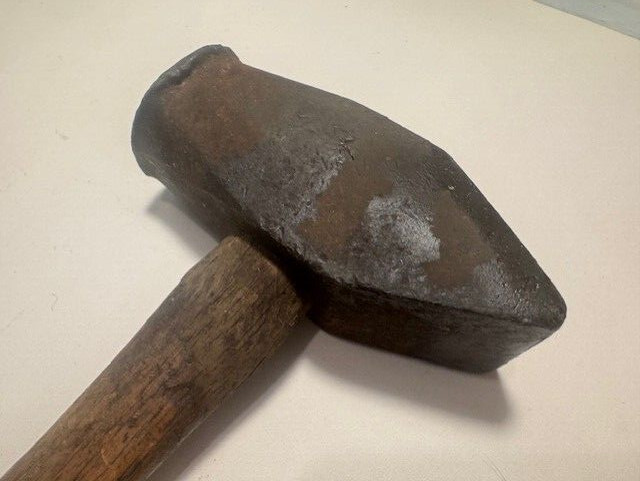 Vintage 42 OZ (TOTAL WEIGHT) Cross Peen Hammer – 13 1/2″ LONG HW HANDLE