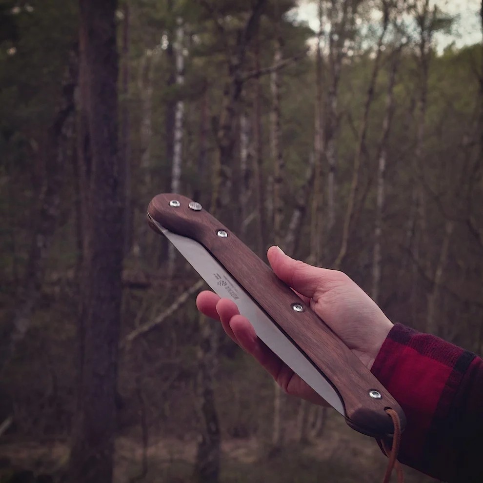 WOXNA Ljusnan Folding Saw 10″ Satin Finish 10C28Mo2 Steel Blade Walnut Handle