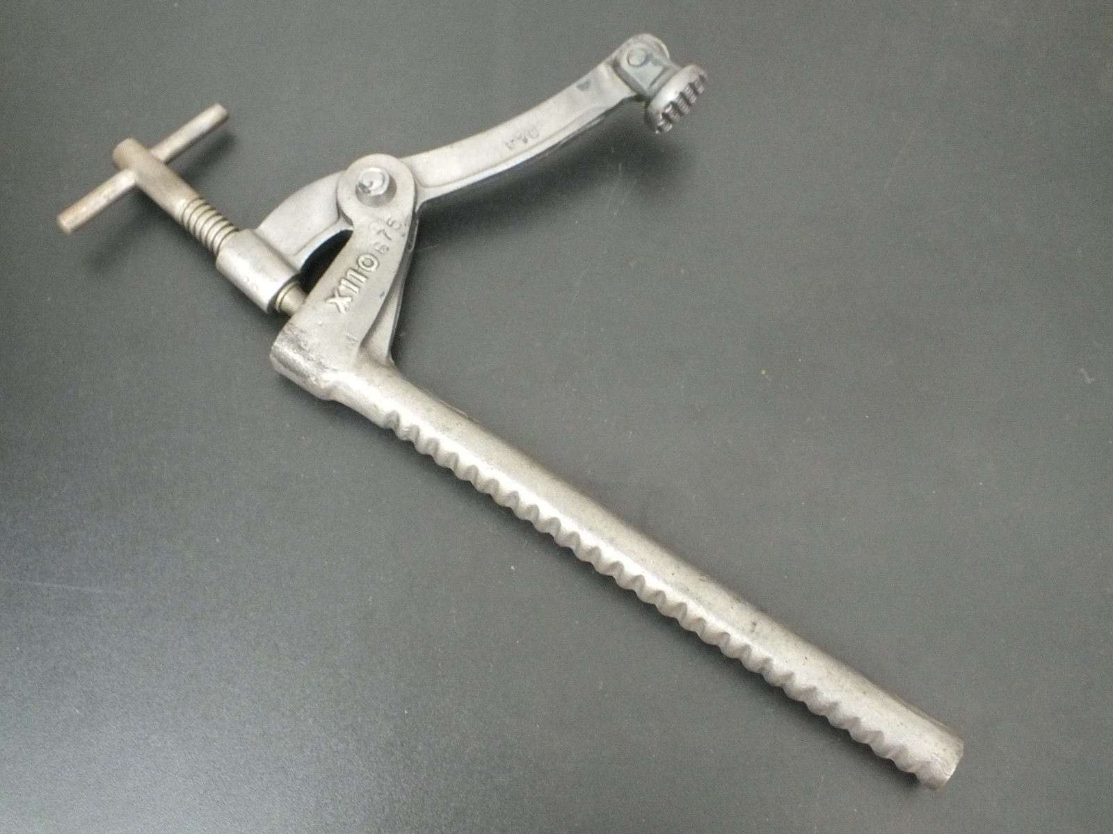 VINTAGE HOLDFAST BENCH CLAMP BY WODEN X110