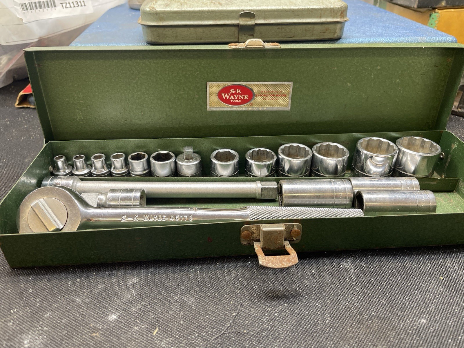 SK Wayne 3/8″ Ratchet AND 1/4 Drive Sockets 19 Pcs in Green Metal Box Great Cond