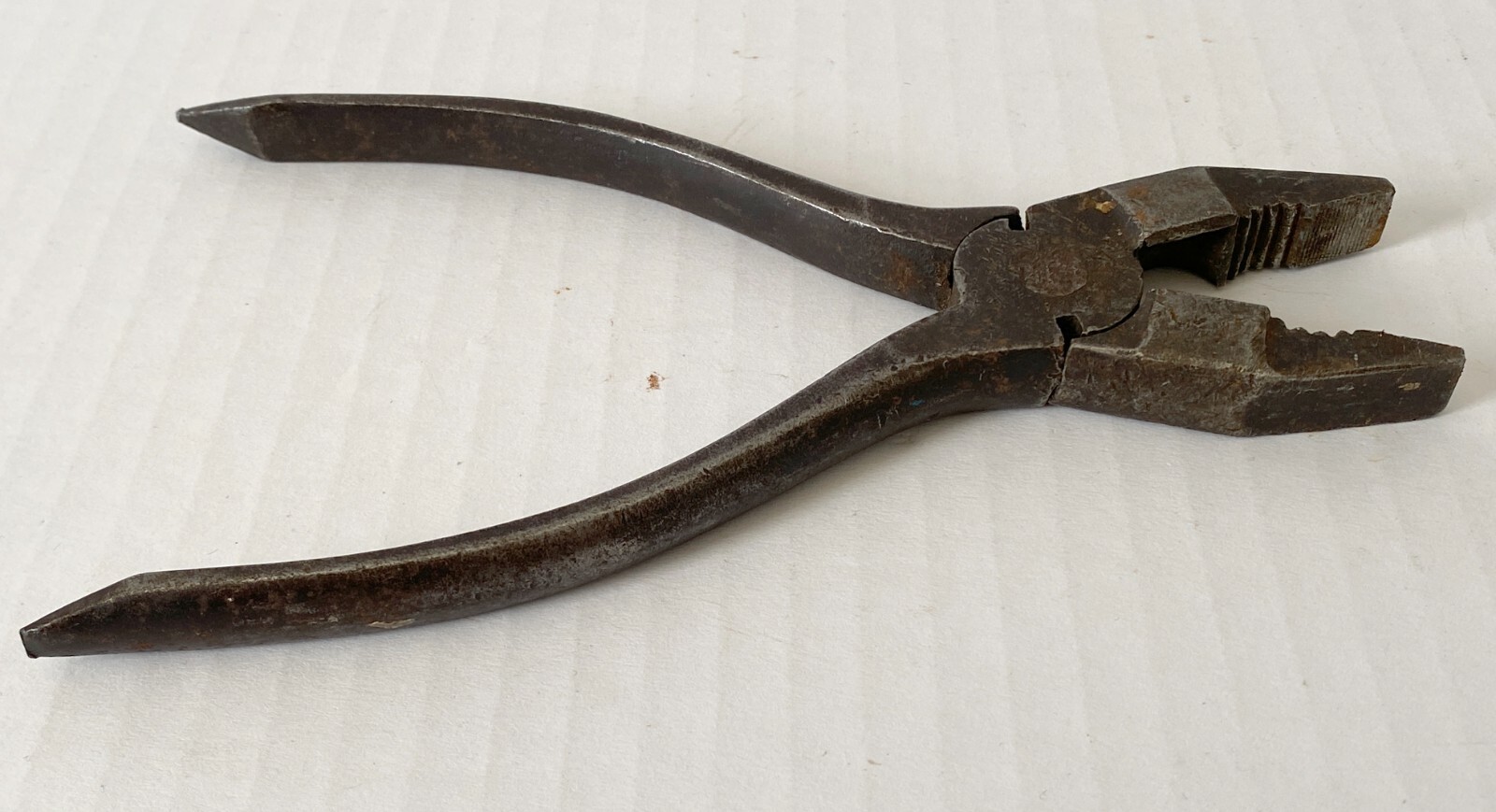 Vintage 7.5″ Slip-Joint Pliers Wire Cutter Gripping Tool USA Style
