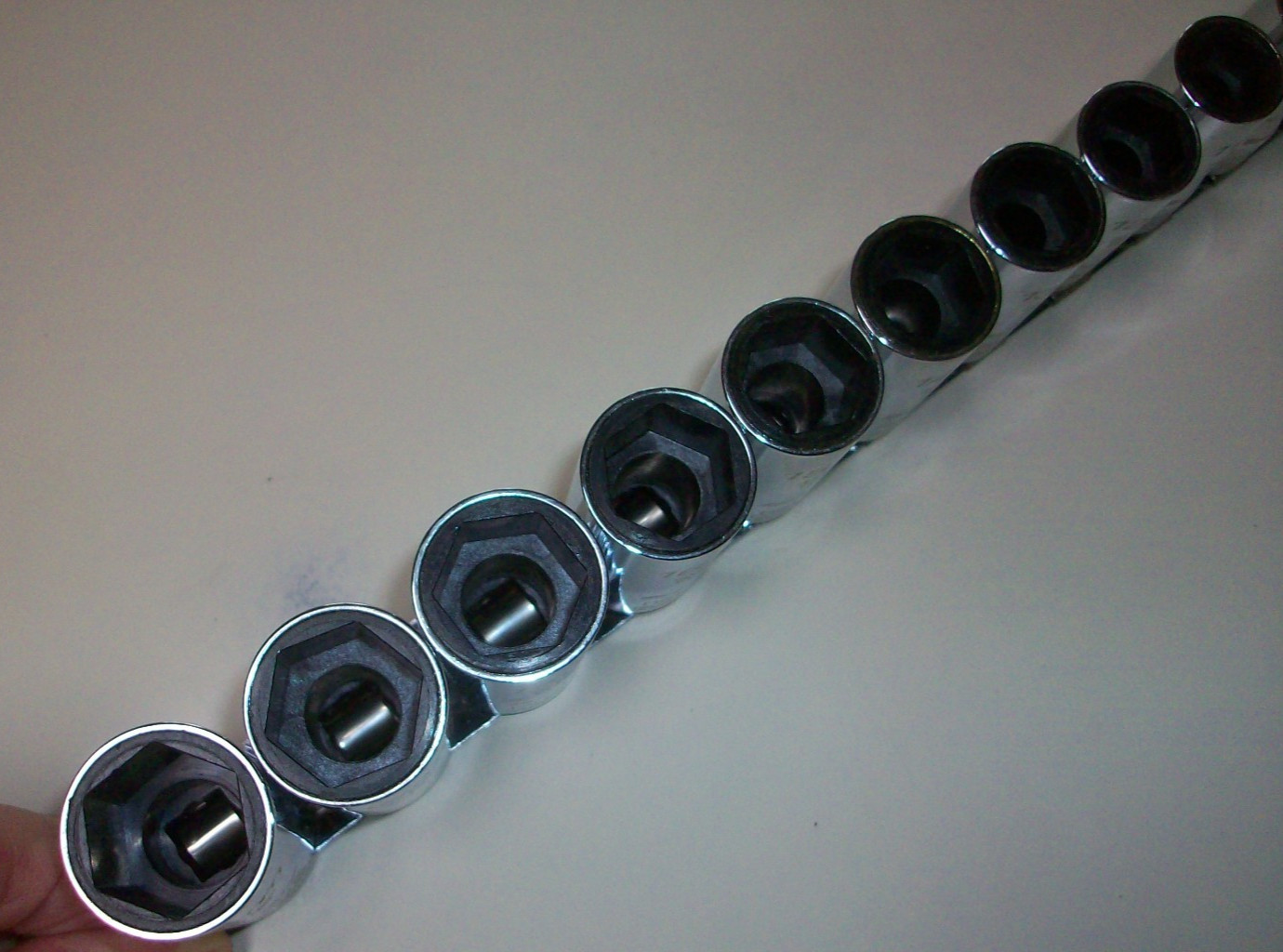 Blue Point~ Protective Thin Wall~ Metric Socket Set~ 3/8″ Drive~ 6 pt.~ 8-19MM