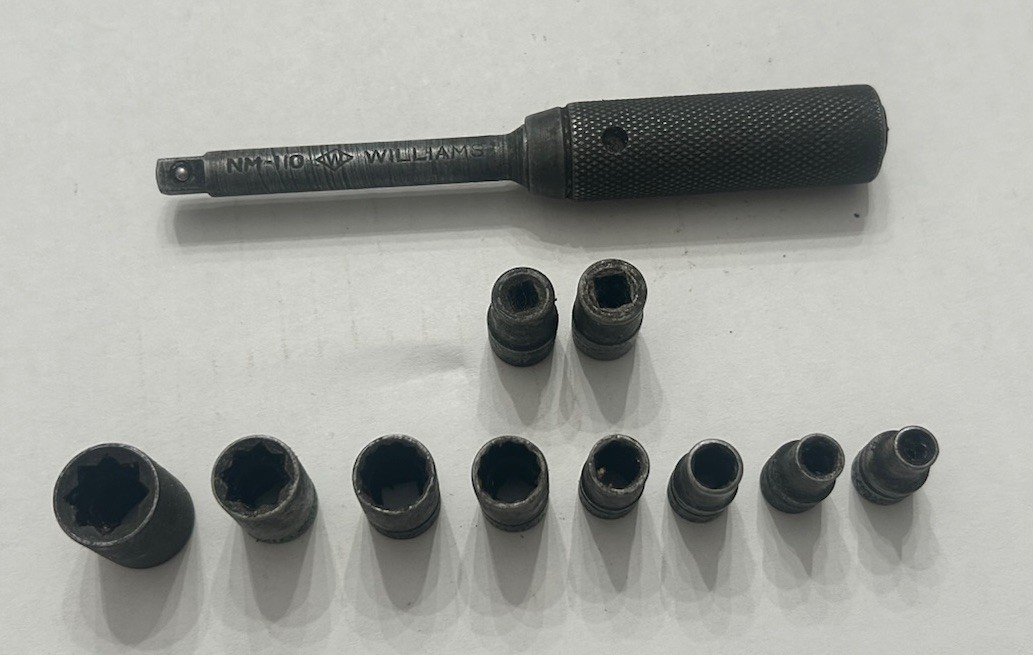 Vintage Williams 1/4” Dr Locking Spinner Driver Handle NM-110 w/ 10 Sockets