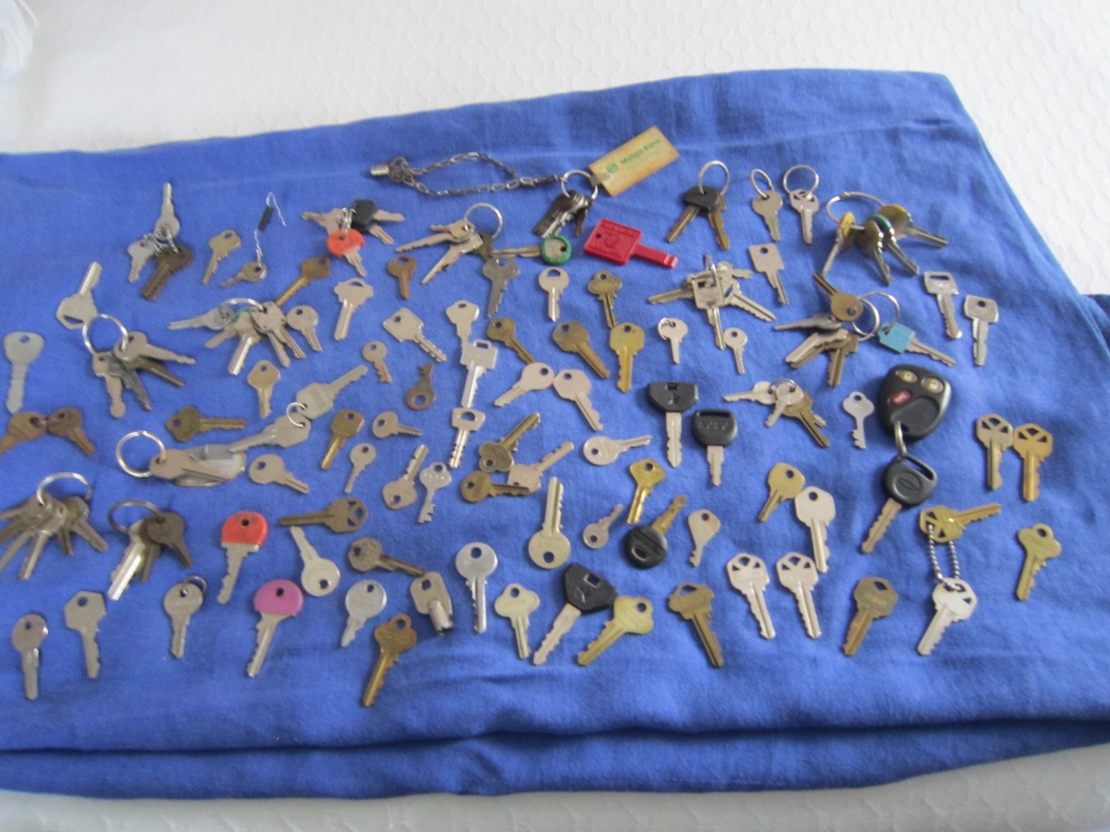 Vintage Lot 150+ KEYS House Auto Cabinet Padlock FOB & Misc. 2.7+ Pounds