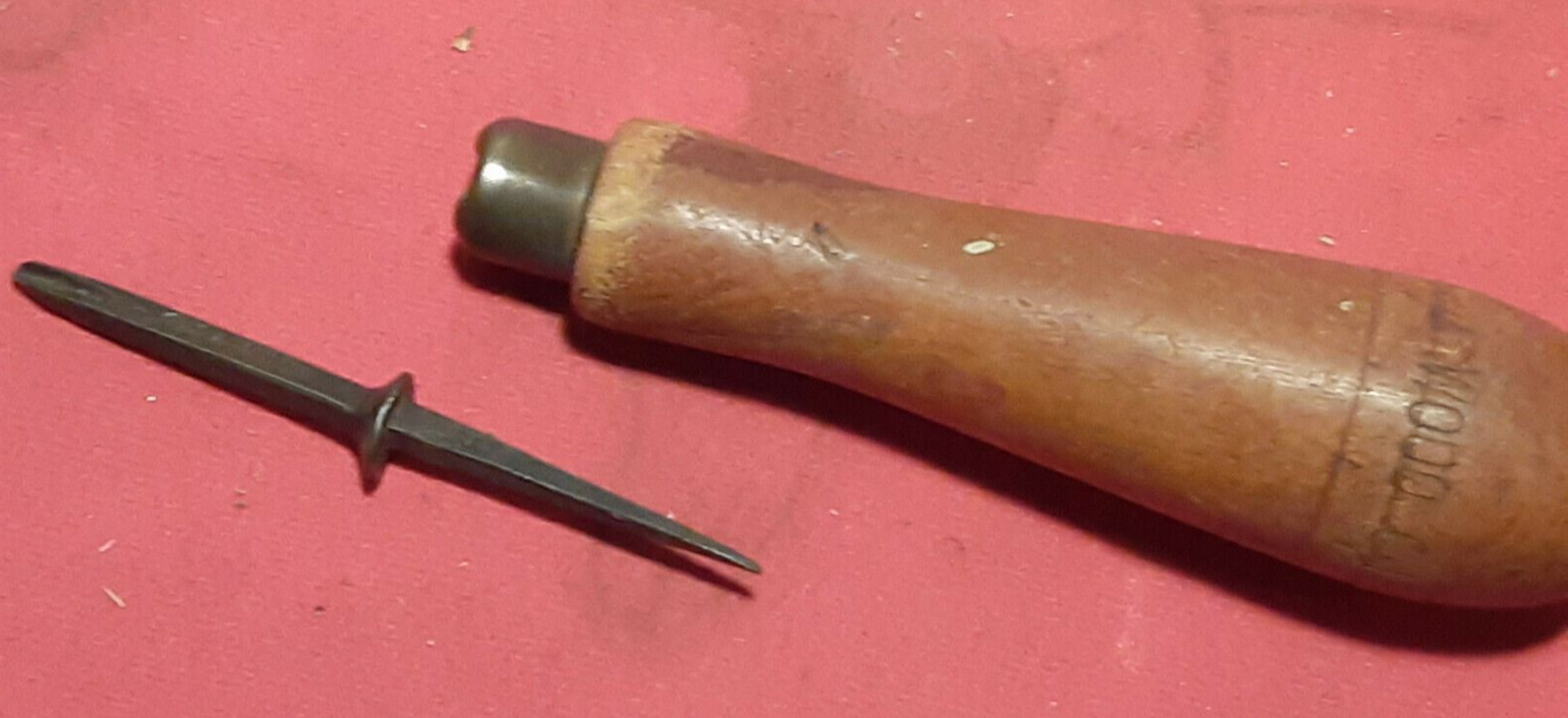 VINTAGE James Howarth Wood Carving Chisel 1/8″ WIDE gouge cutting end x 5w6