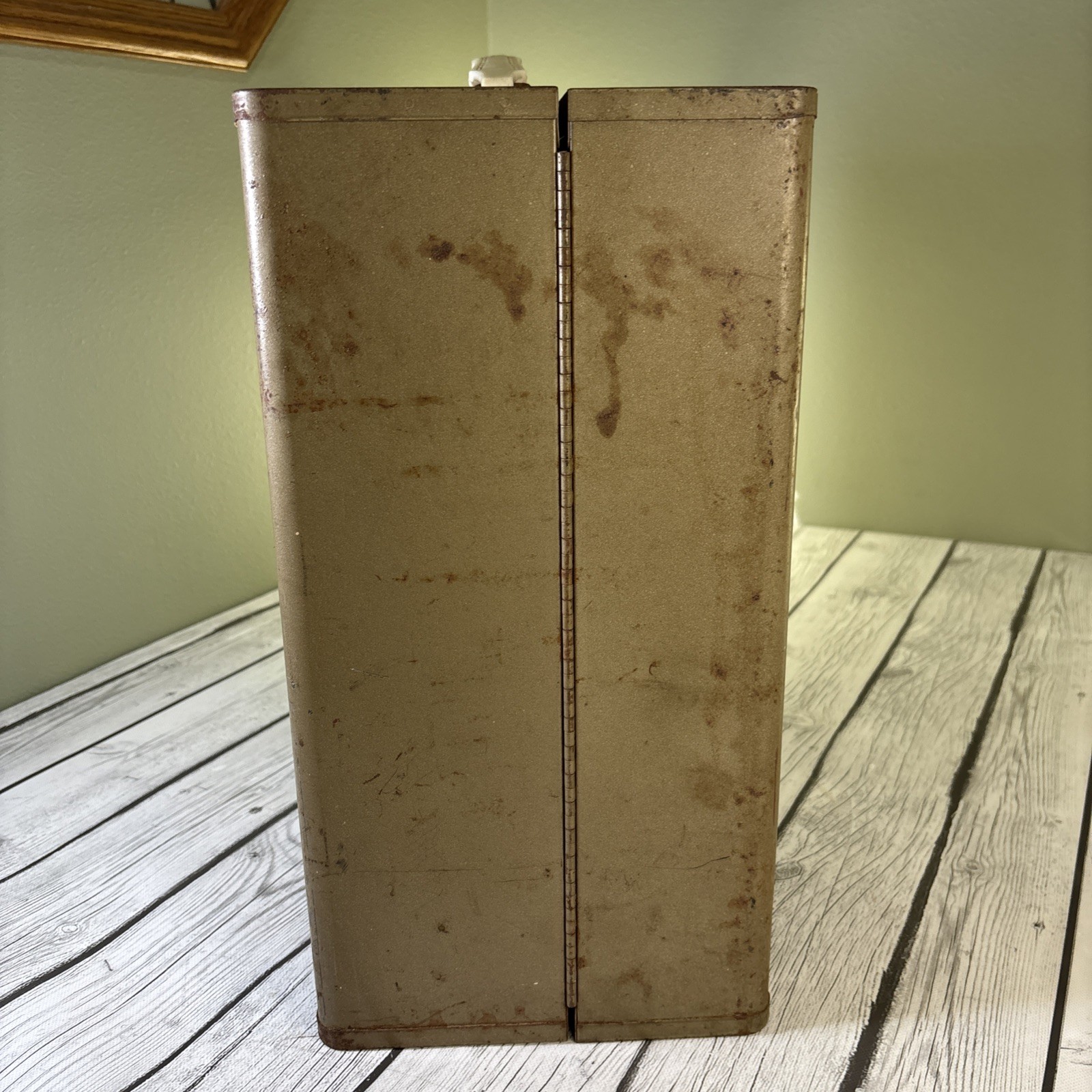 Vintage 1960s Craftsman Metal Wall Cabinet Wall-Mount Storage Unit 16”x13”x8”.