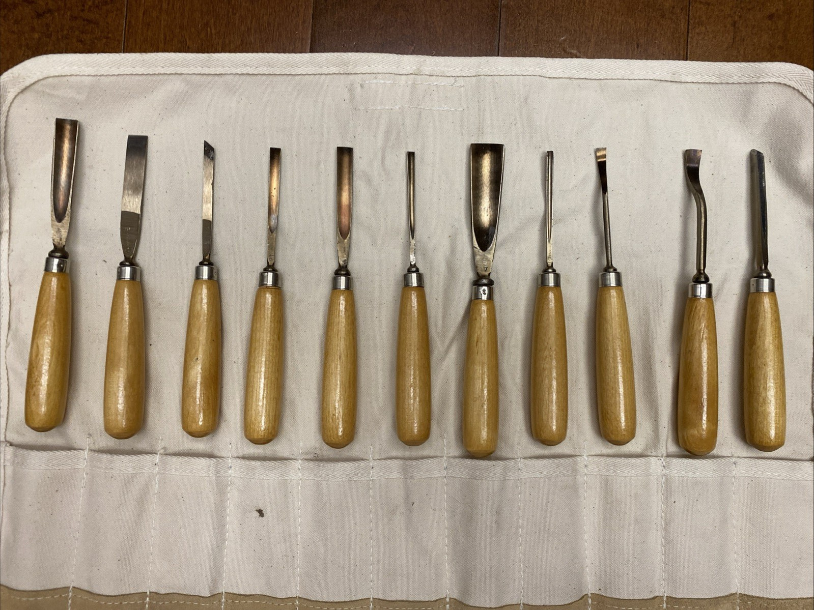 Vintage Henry Taylor England 11 Piece Wood Carving Chisel / Gauge Set
