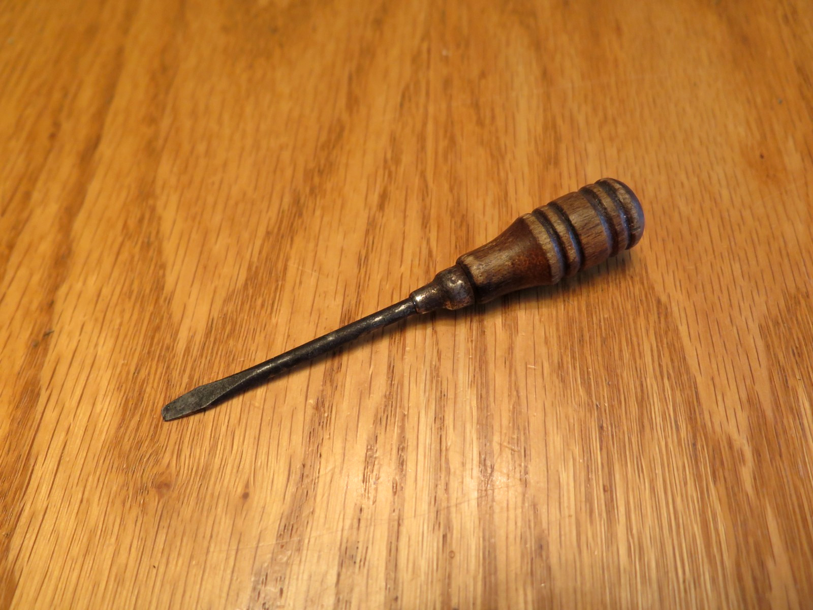 Vintage Turned Wood Miniature Screwdriver Turnscrew 3 3/4″