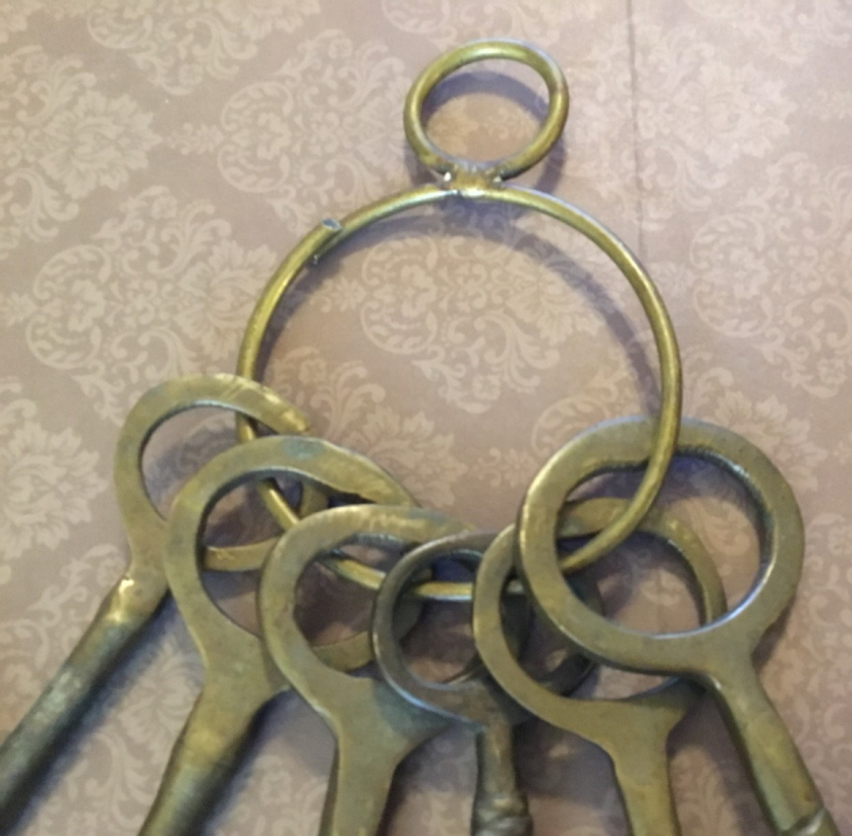 Brass Key Ring & 6 Brass Skeleton Keys Jailer