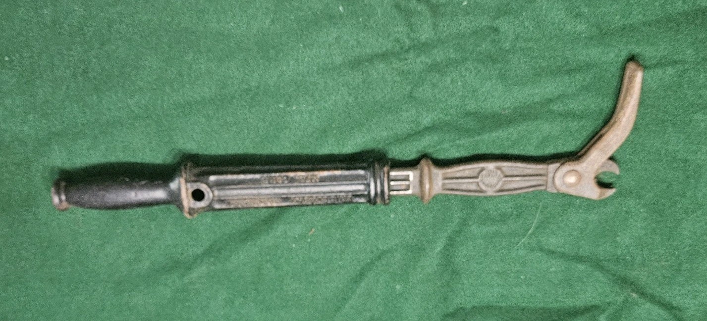 Vintage Bridgeport Hardware No. 56 Nail Puller Sure Grip Extendable 18-24″USA