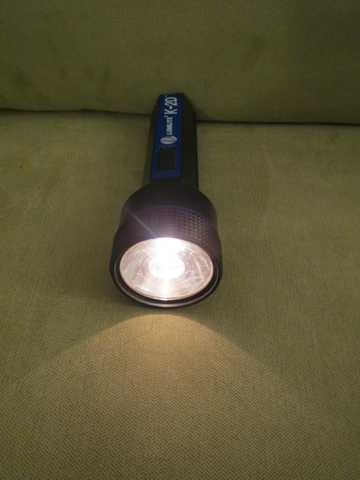 Lumilite K-2D 2-D Cell Flashlight, Black and Blue