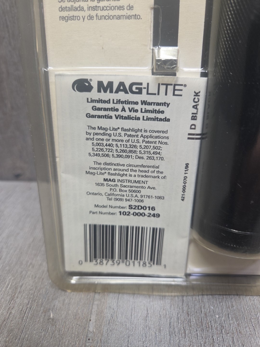 Maglite Heavy-Duty Incandescent 2-Cell D Flashlight, Black S2D016
