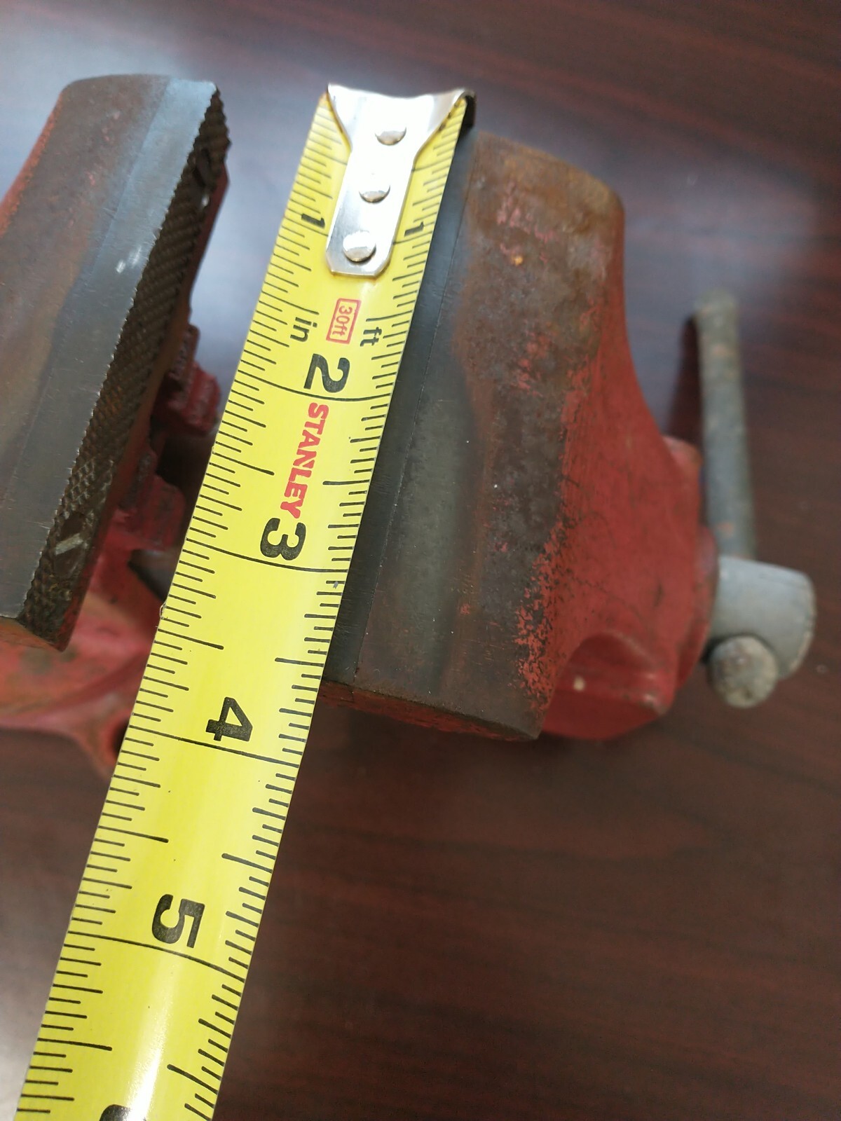 Columbian D43-1/2- M4 3 1/2 in. Jaw Swivel Bench Vise USA nice shape
