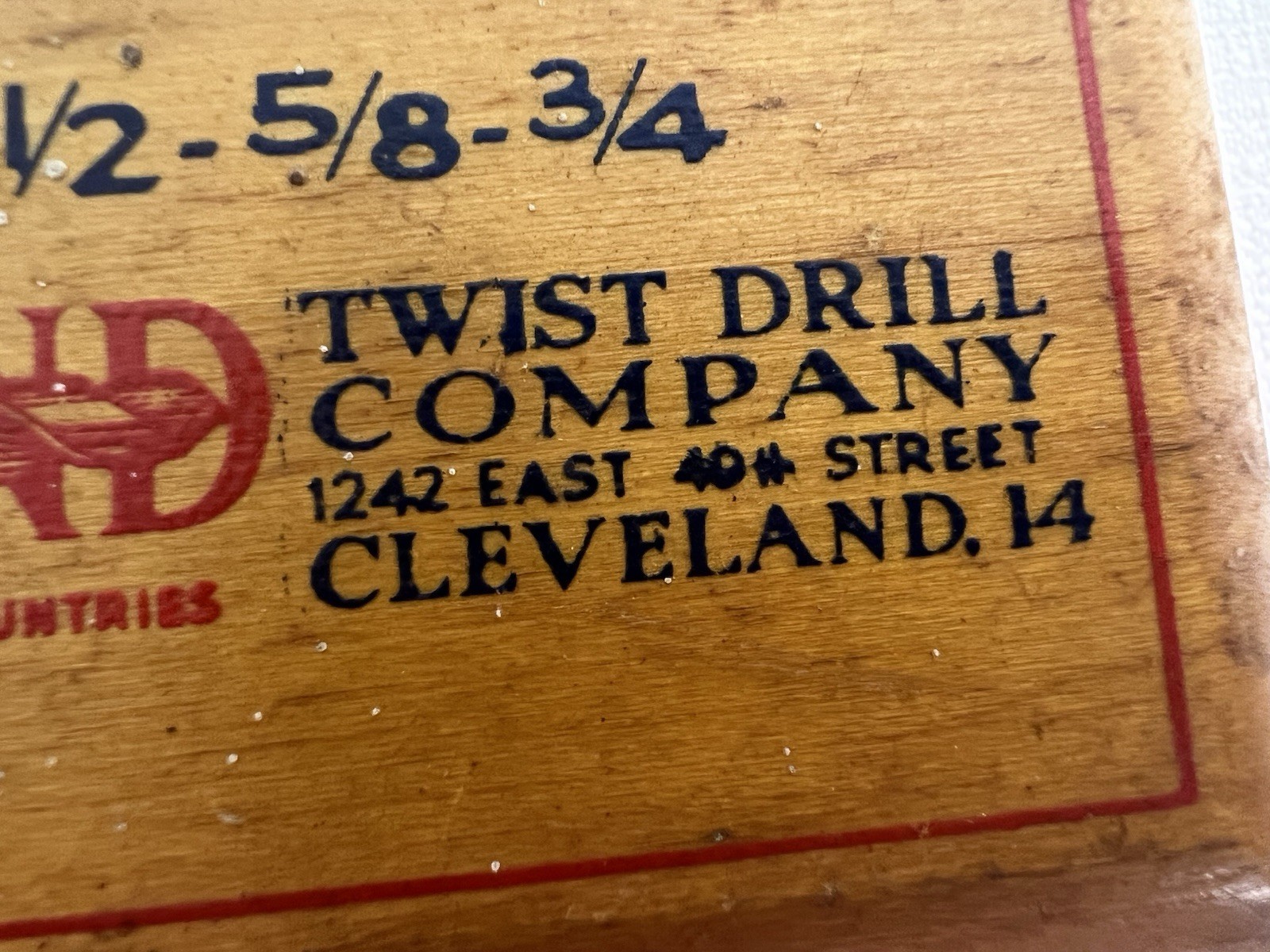 Vtg CLEVELAND TWIST DRILL COMPANY SET NO. 77 CENTER REAMERS HINGED WOOD BOX