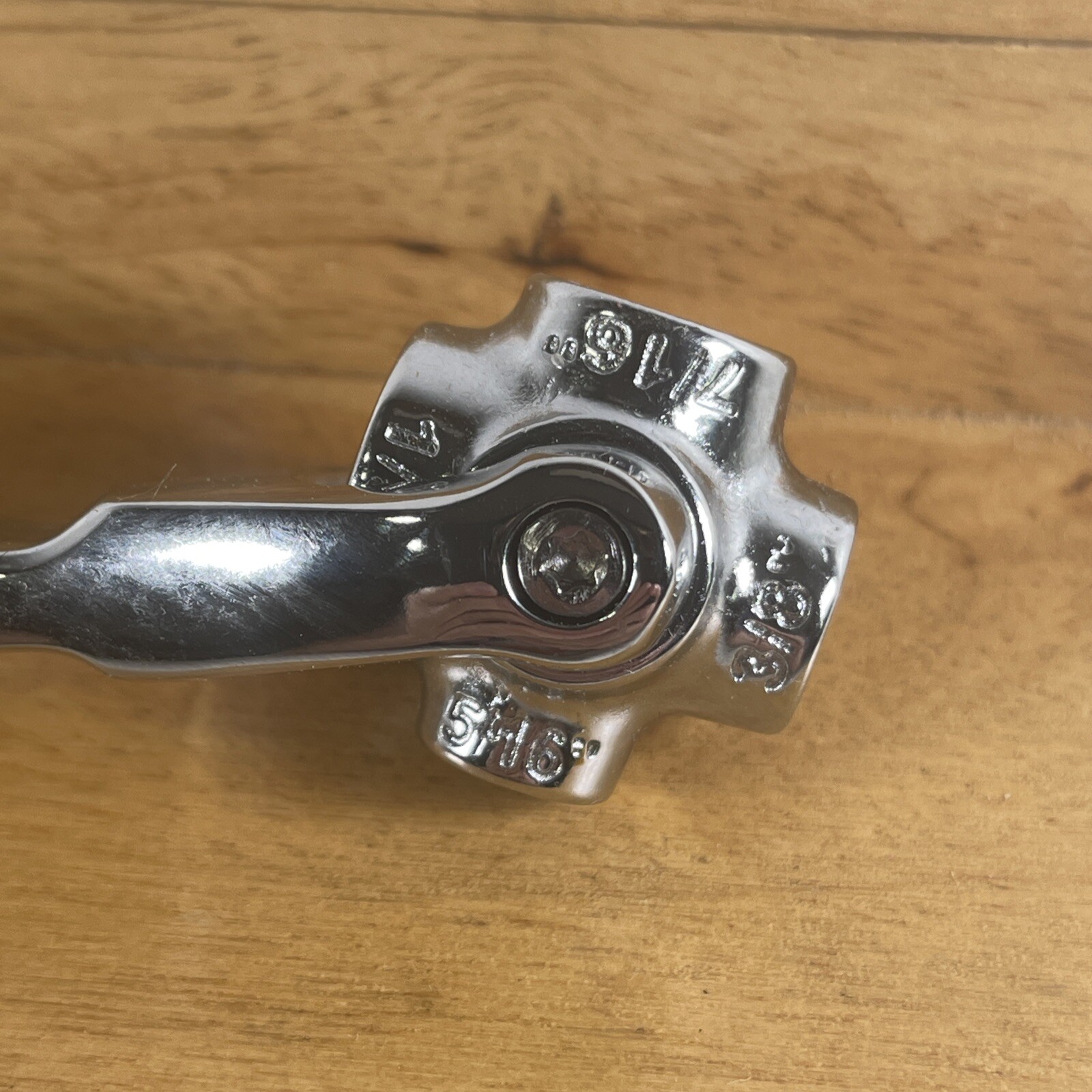 VINTAGE EZTOOLS DOG BONE SOCKET WRENCH METRIC or SAE 8mm/5/16″ -17mm/11/16″