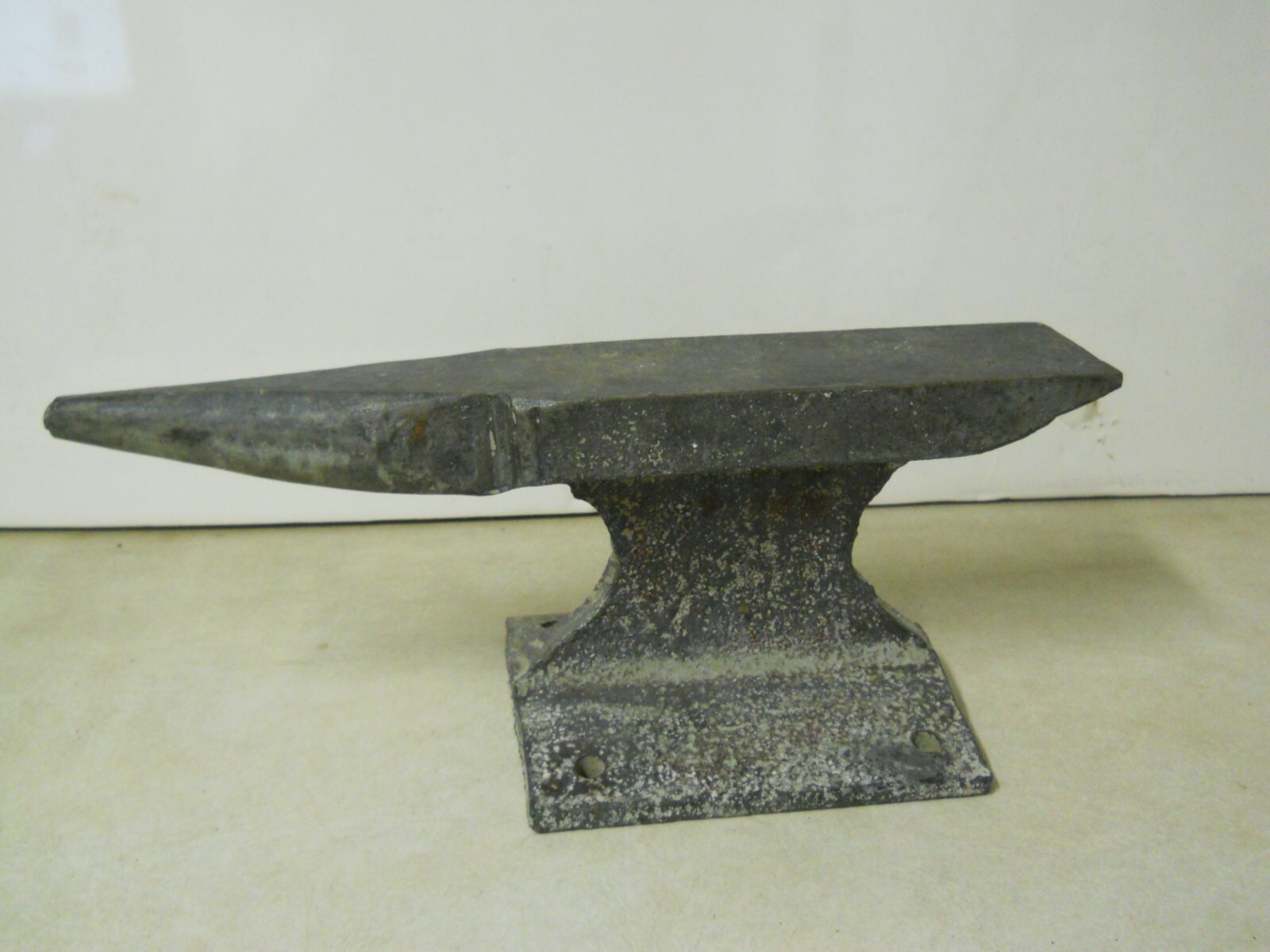 Anvil 13.5″ Long 15 lb 12oz Blacksmith Jeweler Shop Table Top Mount Portable