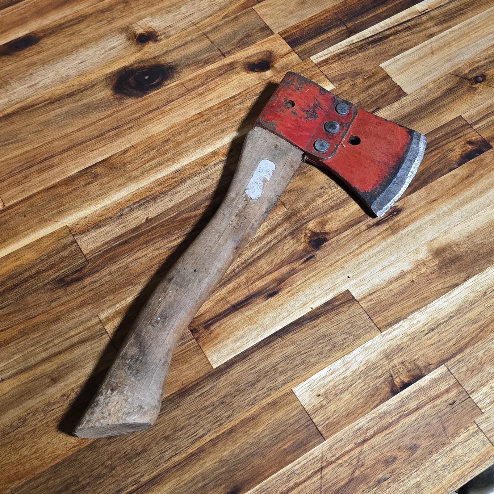 VINTAGE AMES 11-725 SPORT AXE 12″ HATCHET Single Bit USA Rivet Design