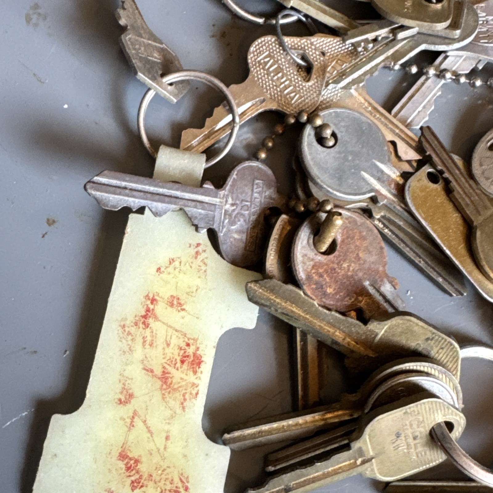 Lot Vintage Keys Random Cut House Car Auto Cabinet Padlock Misc