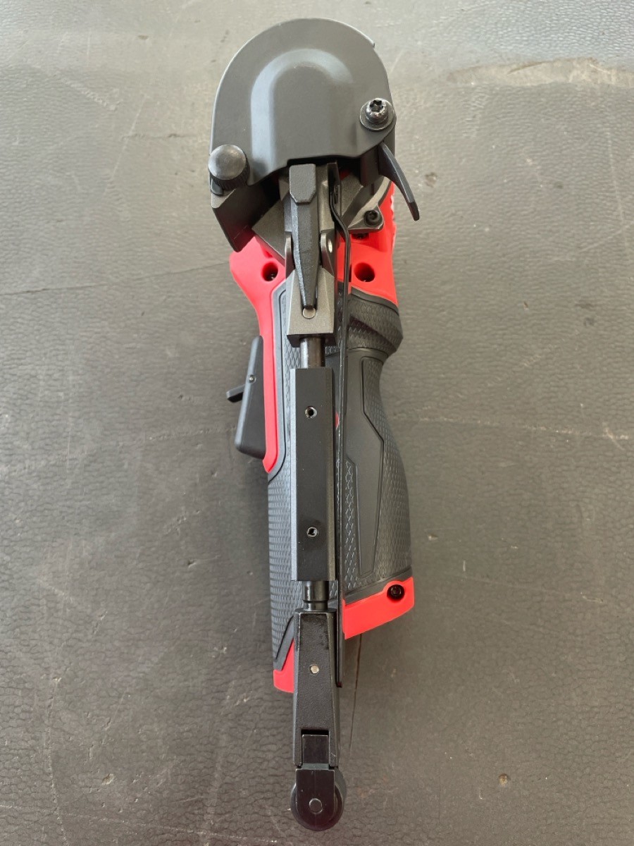 Milwaukee 2482-20 M12 FUEL 1/2 in. x 18 in. Cordless Band File (PD4058329)